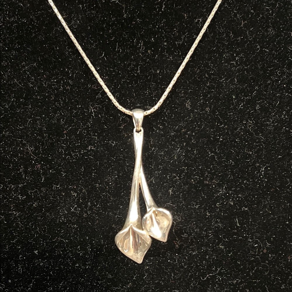 Elegant Silver Calla  Lily Pendant Necklace